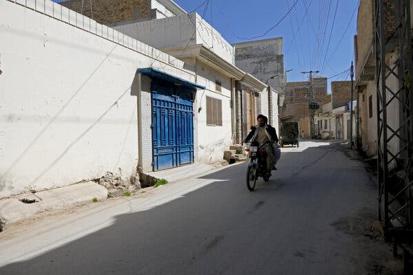 Pakistani Court Sentences Two for Teenager’s Murder