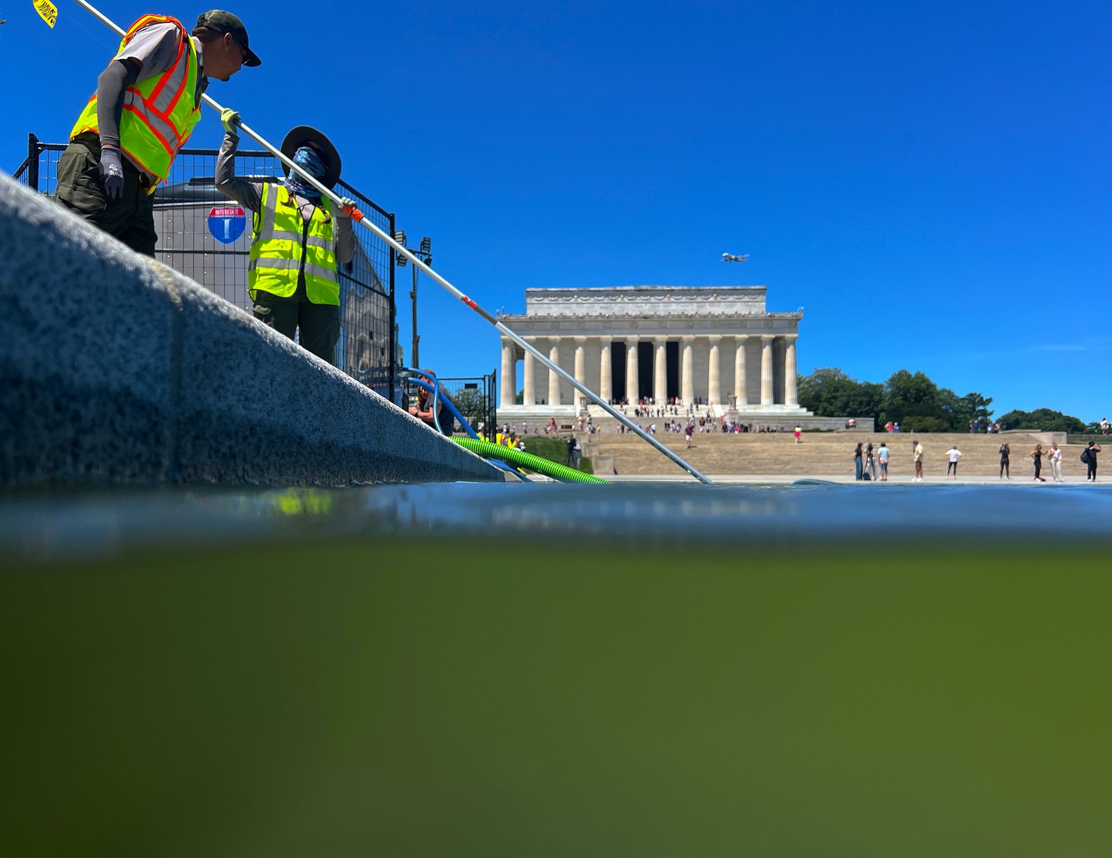 Scrutiny Over Algae Control Contract at Lincoln Memorial Reflecting Pool
