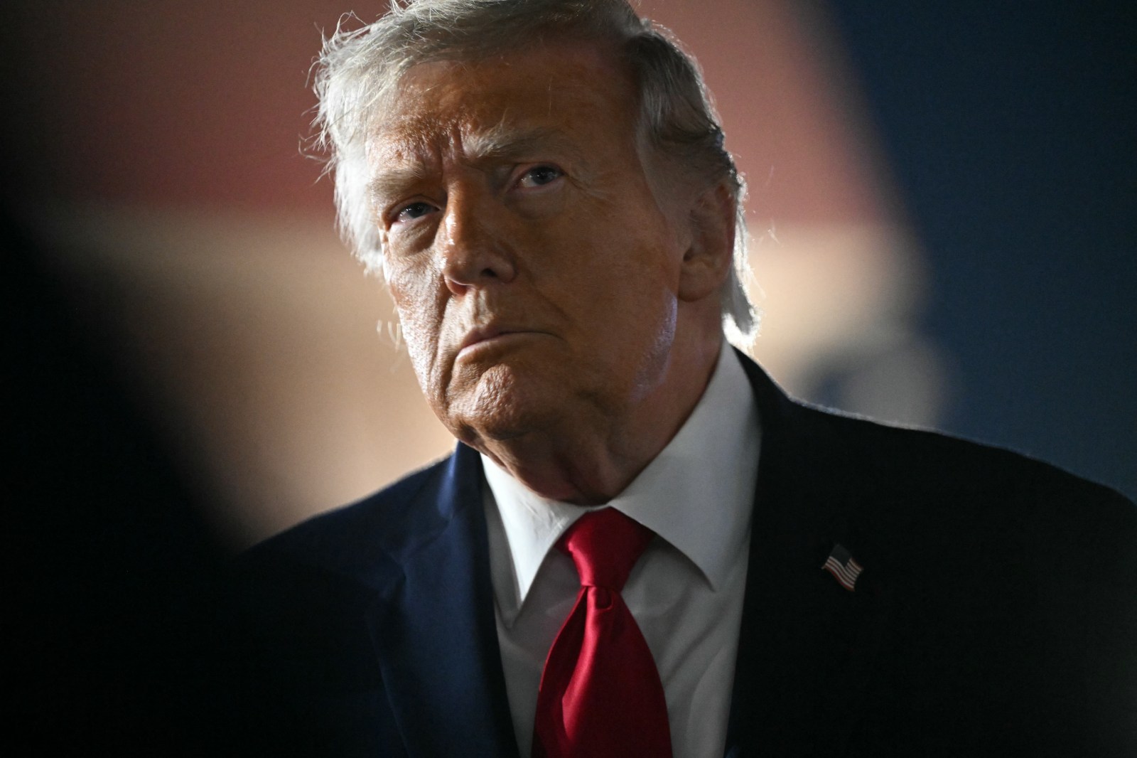 Crisis Uncovered: Epstein Files Stir turmoil Within Trump Administration