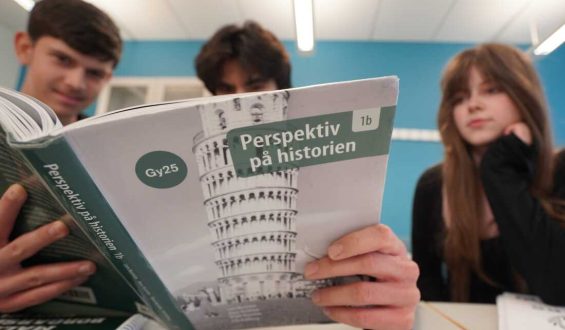 Sweden Bans Mobile Phones in Schools