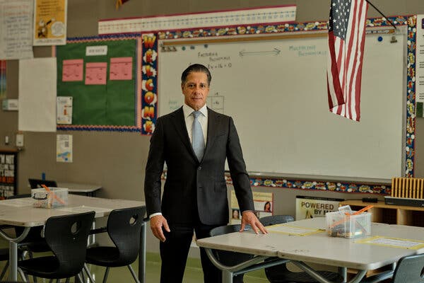Superintendent Alberto Carvalho Resigns Amid F.B.I. Investigation