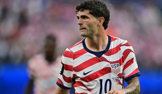 Christian Pulisic Substituted as a Precaution During USMNT World Cup Opener