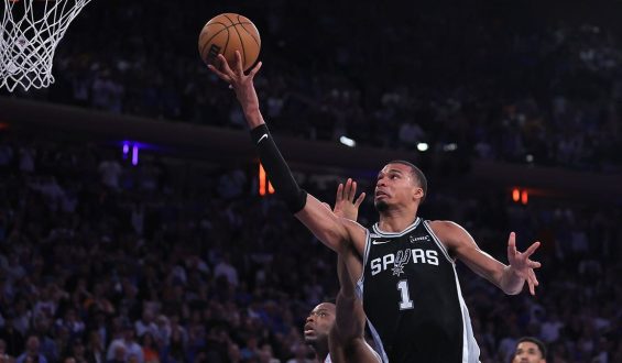 Knicks Achieve Historic Comeback Against Spurs in NBA Finals