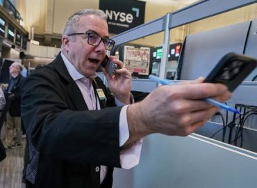 Investors Reevaluate AI Investments Amidst Rising Costs