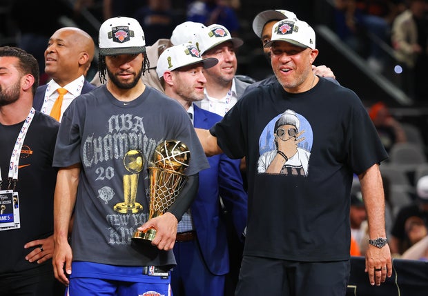 Jalen and Rick Brunson Share Emotional Moment After Knicks’ NBA Championship Win