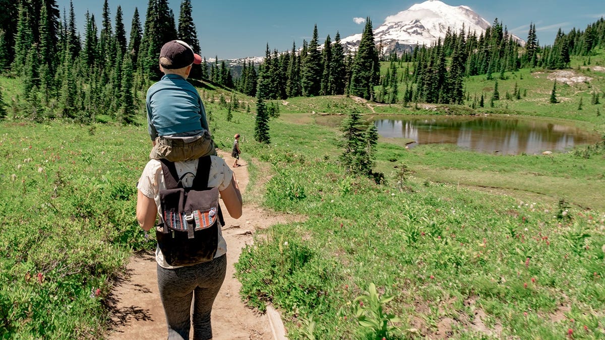 Bipartisan Initiative Aims to Enhance US National Parks