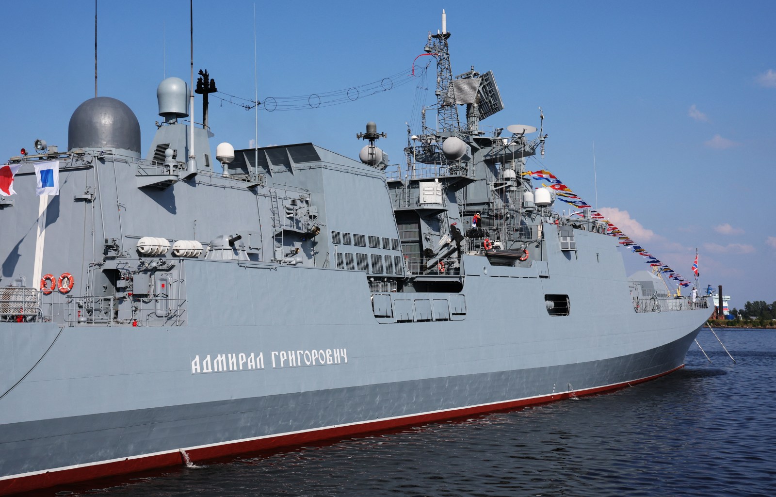 Rising Tensions in the English Channel: Russia and UK in Dispute