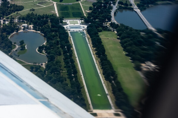 Lincoln Memorial Reflecting Pool Faces Algae Issues Post-Renovation