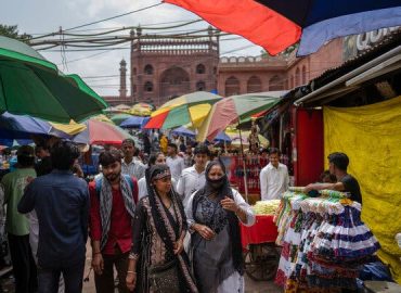 Laboring Under Delhi’s Harsh Heat, Workers Must Choose Health or Wages
