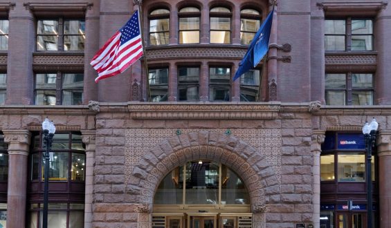 The Rookery Building: A Pioneering Skyscraper in Chicago