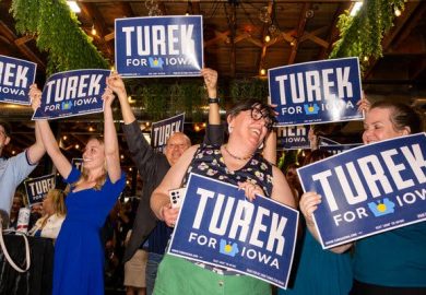 Political Shift in Iowa Amid Economic Struggles