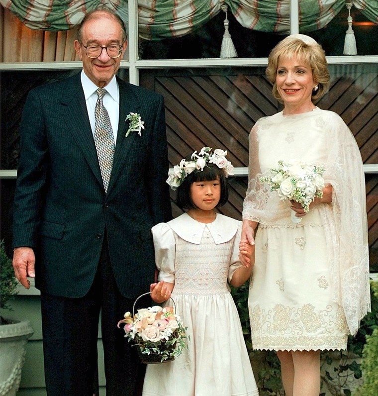 Alan Greenspan: Economist Who Shaped U.S. Monetary Policy Dies at 100