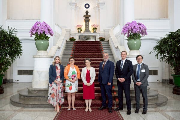 New Zealand Lawmakers Face Travel Ban to China After Visit to Taiwan