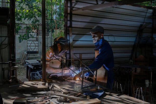 Cuba’s Economic Overhaul Amid U.S. Pressure