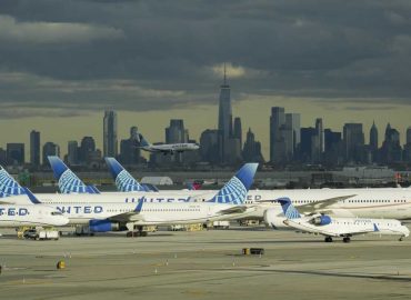 United Airlines Flight Incident at Newark Liberty Airport