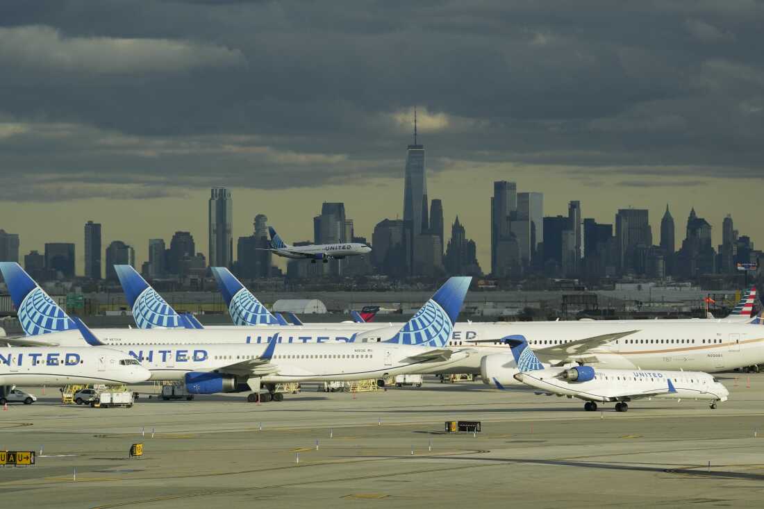 United Airlines Flight Incident at Newark Liberty Airport