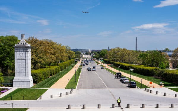 F.A.A. Suggests Safety Measures for Planned Trump Arch
