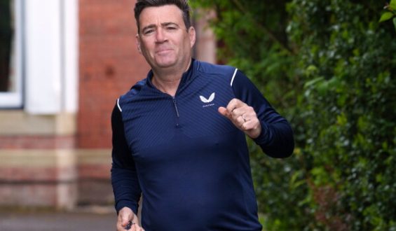 Voters in Makerfield Decide Potential UK Prime Minister in Pivotal Election