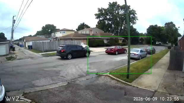 Federal Agents Apprehend Polish Immigrant After Car Chase in Chicago