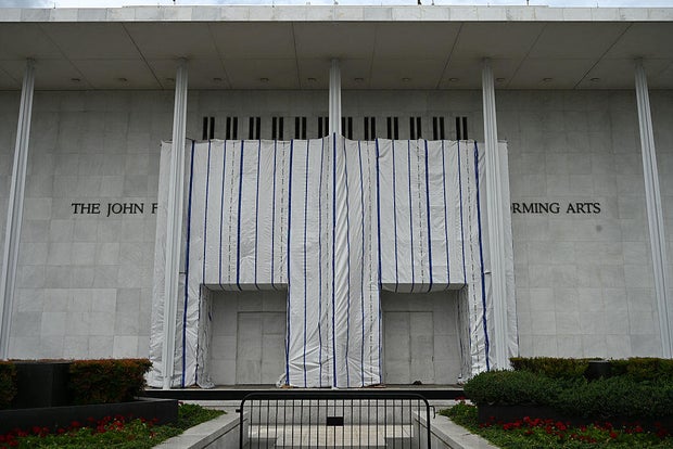 Kennedy Center Faces Programming and Naming Challenges Amid Legal Dispute