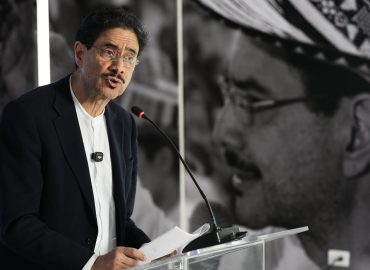 Iván Cepeda Concedes Defeat to Abelardo de la Espriella in Colombian Presidential Election