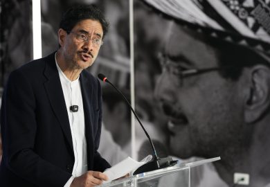 Iván Cepeda Concedes Defeat to Abelardo de la Espriella in Colombian Presidential Election