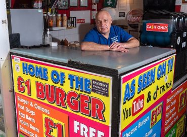 The Secret Behind Blackpool’s $1 Burger: How One Business Defies Inflation