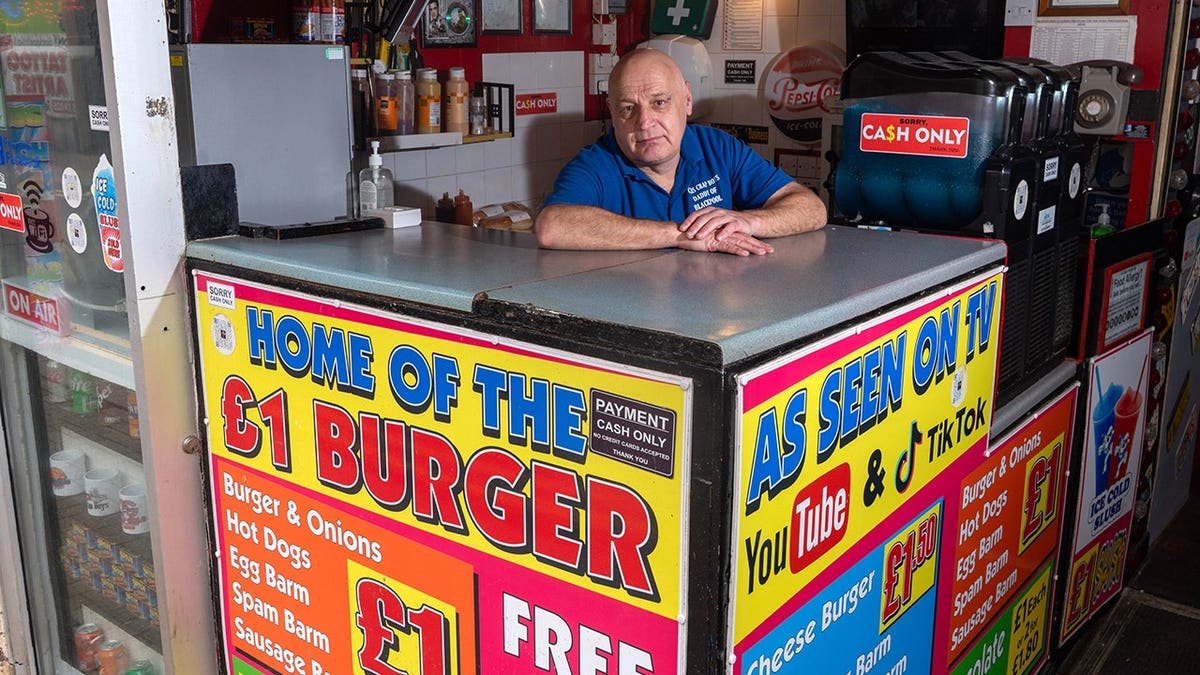 The Secret Behind Blackpool’s $1 Burger: How One Business Defies Inflation