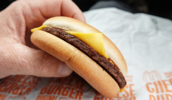 McDonald’s CEO Faces Criticism and Survey Highlights