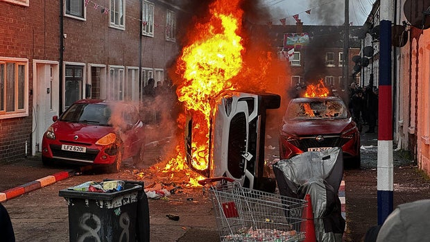 Violent Anti-Immigration Protests Erupt in Belfast After Stabbing Incident