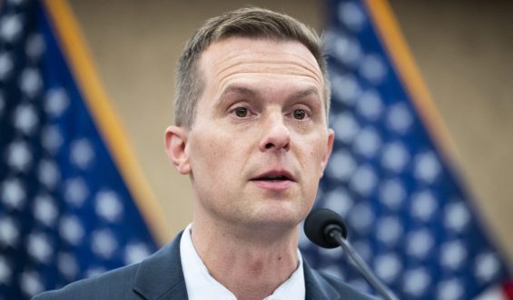 Republicans Favored in Maine House Race as Democrats Compete for Nomination