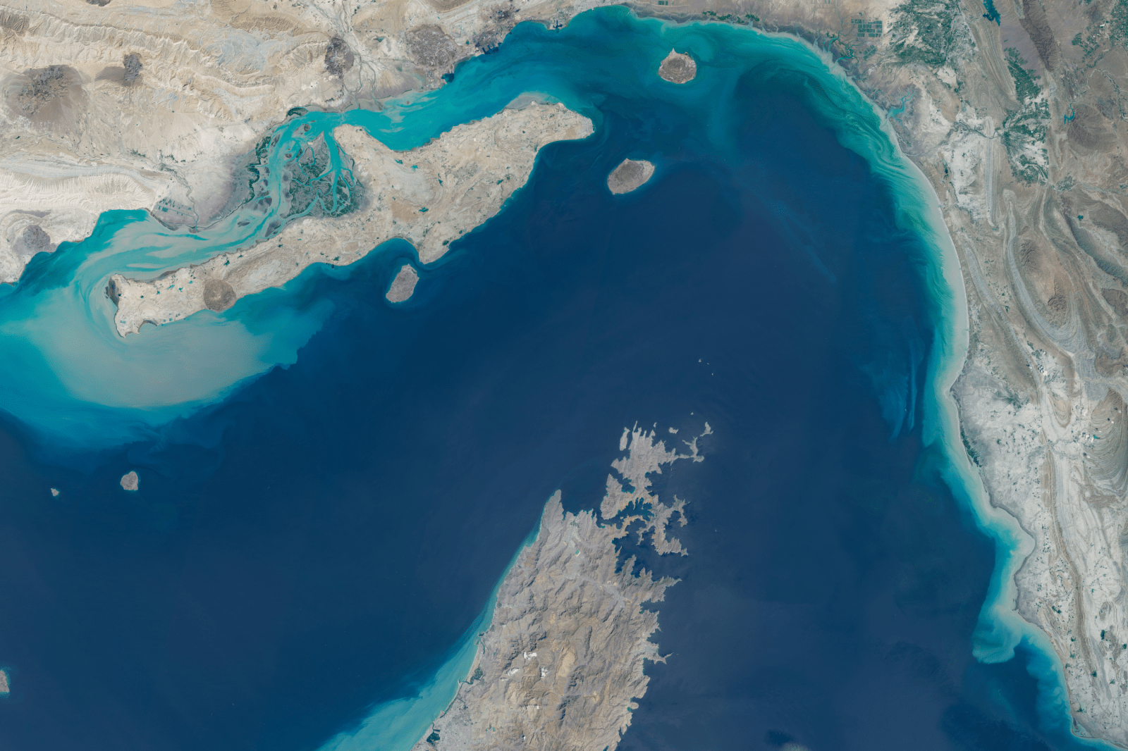 Iran and U.S. Clash Over Strait of Hormuz Fees