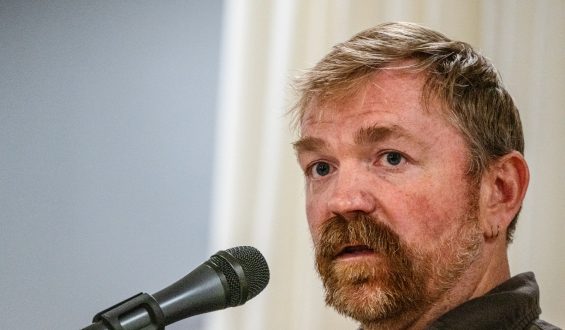 Maine Senate Race: Democratic Candidate Faces Possible Replacement