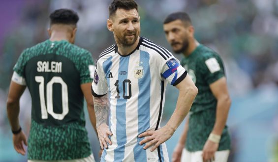 World Cup Predictions: Experts vs. Subscribers
