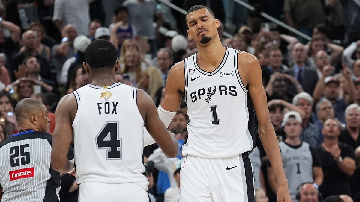 Knicks Edge Spurs to Take Commanding Finals Lead