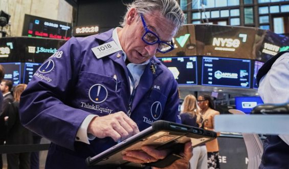 Wall Street’s Roller-Coaster Ride as AI Stocks Influence Market Swings