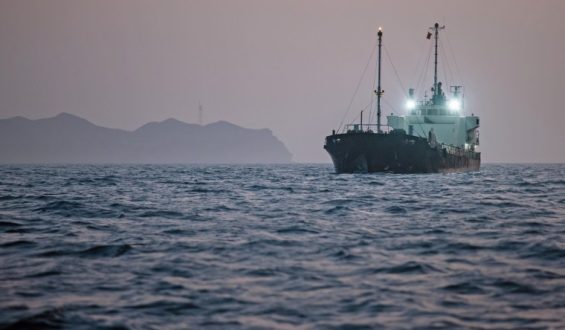 Crude Oil Prices Drop Amid Iranian Oil Sanctions Waiver