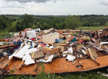 Severe Midwest Storms Cause Damage and Power Outages