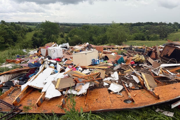 Severe Midwest Storms Cause Damage and Power Outages