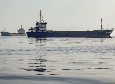 Shipping Disruptions in the Strait of Hormuz Amid Conflicting Reports