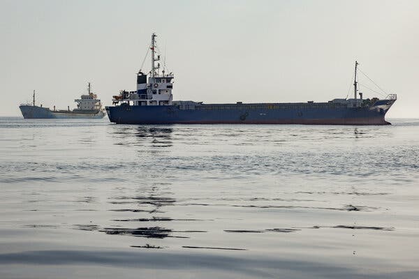 Shipping Disruptions in the Strait of Hormuz Amid Conflicting Reports