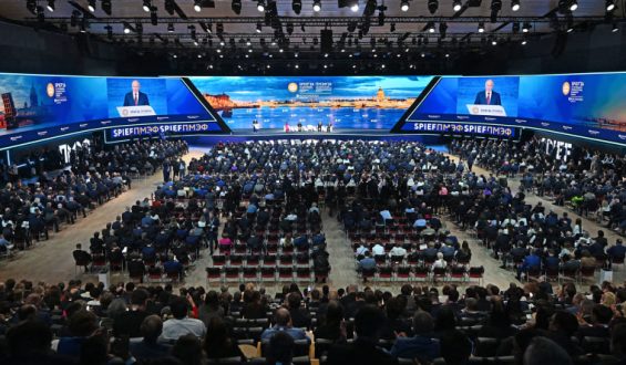 Putin Faces Complex Challenges at St. Petersburg Economic Forum
