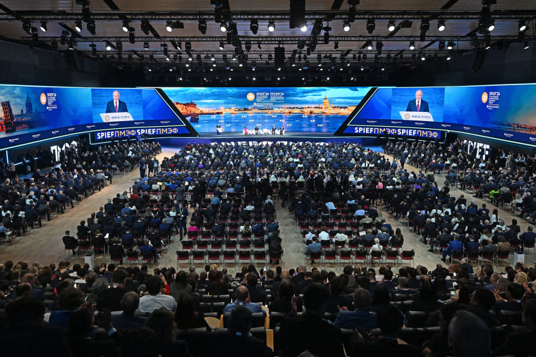 Putin Faces Complex Challenges at St. Petersburg Economic Forum