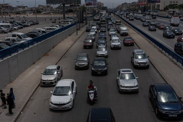 Thousands Evacuate Beirut Amid Israeli Attack Warnings