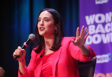 Democratic Lawmakers Advocate Reproductive Health Leave
