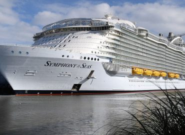 Cruise Promotes Low-Carb Diet for Lifelong Health