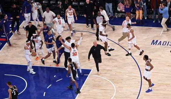 Knicks Rally to Win Game 4 Against Spurs