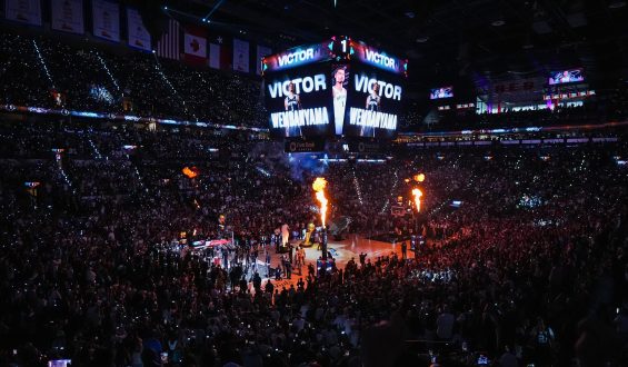 Knicks Edge Spurs in Thrilling Fourth Quarter to Lead NBA Finals 2-0