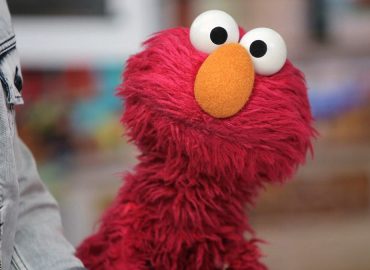 Elmo Faces Knicks Fans’ Wrath Over NBA Finals Neutrality