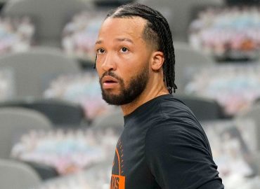 Knicks Break Curse Thanks to WWE Star Danhausen